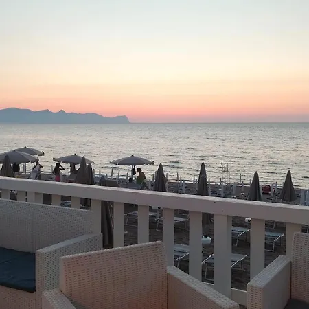 Casa Delle Pomelie ترابيتو