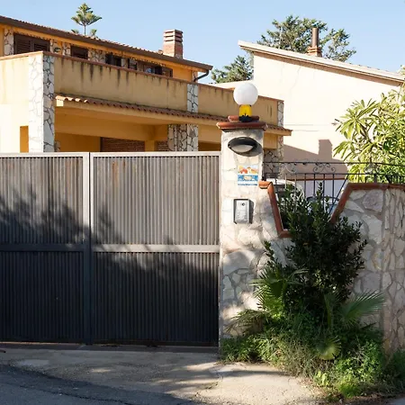 Tatil Evi Casa Delle Pomelie Trappeto (Sicily)